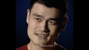 姚明曾言：纯粹作为一个球迷的话，我喜欢看科比打球！